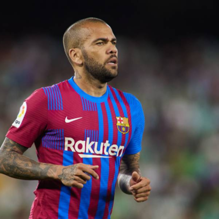 Alves atıldı